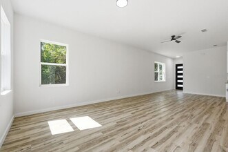 1 Fanshawe Ln in Palm Coast, FL - Building Photo - Building Photo