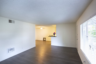 Ridgegate Apartments in Northridge, CA - Building Photo - Interior Photo