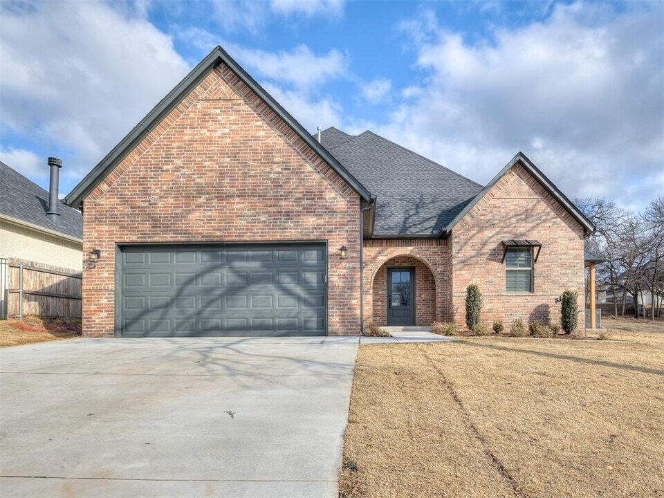 2500 Thunder Canyon Ct in Edmond, OK - Building Photo