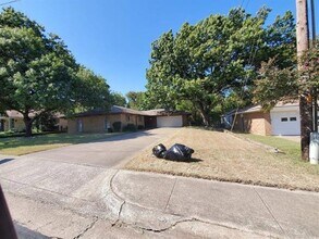 541 Sharp Dr in Desoto, TX - Building Photo - Building Photo