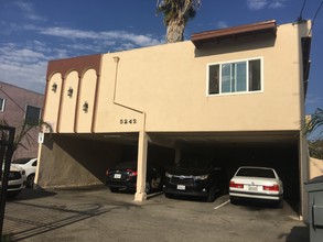 5242 Cahuenga Blvd in North Hollywood, CA - Building Photo - Building Photo