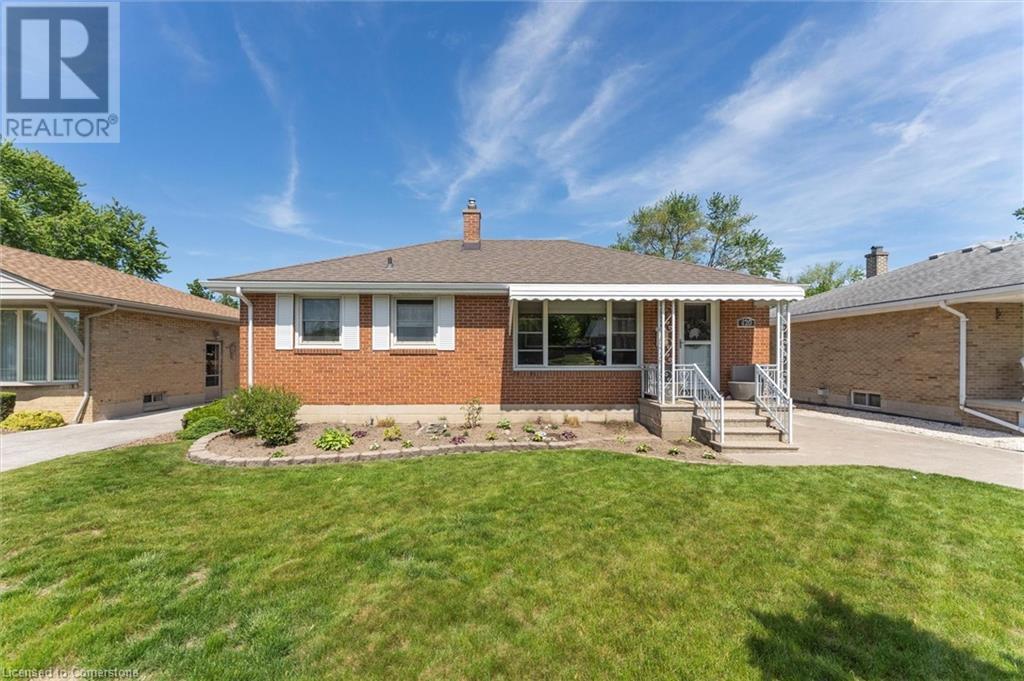 420 Watson Ave in Windsor, ON - Building Photo