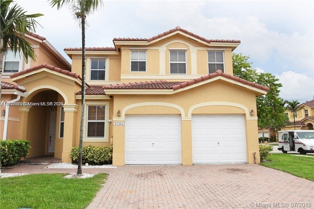 11362 SW 137th Pl in Miami, FL - Building Photo
