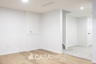 9458 Colak Ln SW in Edmonton, AB - Building Photo - Building Photo