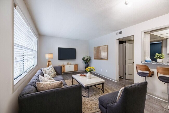 Selwyn Flats in Charlotte, NC - Building Photo - Building Photo