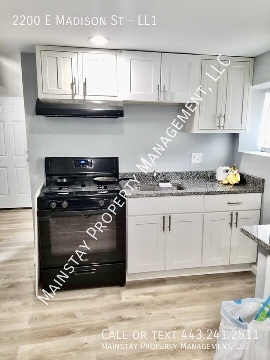 2200 E Madison St in Baltimore, MD - Building Photo