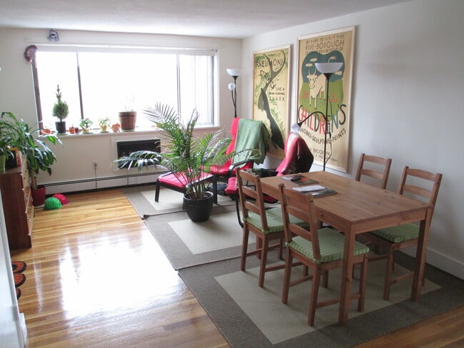 20 Riverside St, Unit 2-2