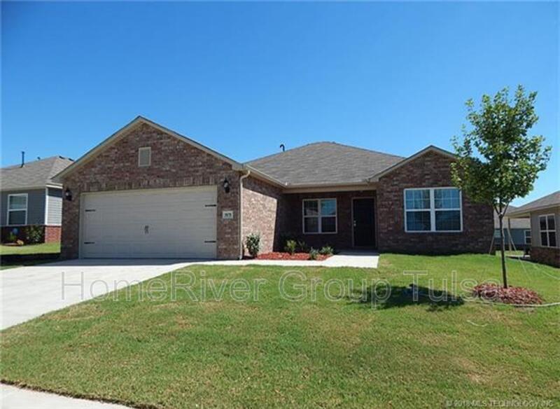 5878 E 148th St S in Bixby, OK - Building Photo