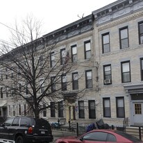 1711 Stanhope St in Ridgewood, NY - Building Photo