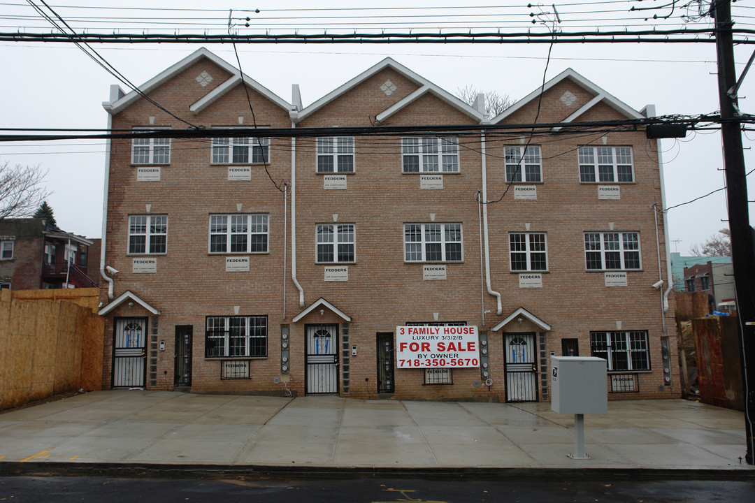 3756-3760 Barnes Ave in Bronx, NY - Building Photo