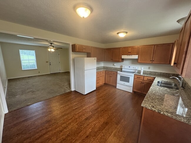 9948 Stewarts Ferry Pike, Unit 50 in Lebanon, TN - Foto de edificio - Building Photo