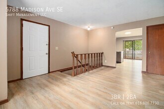 5788 Madison Ave SE in Grand Rapids, MI - Building Photo - Building Photo