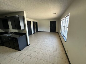 320 S Wyandotte Ave in Bartlesville, OK - Building Photo