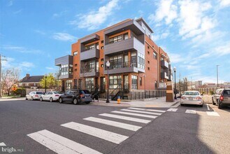 1122 S Highland St in Arlington, VA - Building Photo - Building Photo