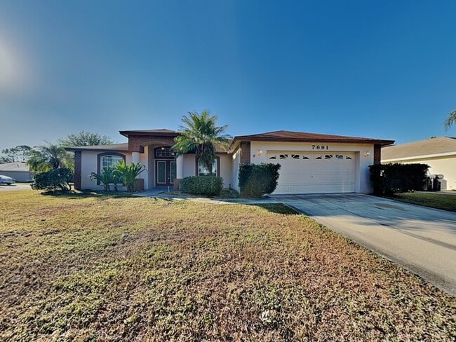 property at 7691 Canterbury Cir