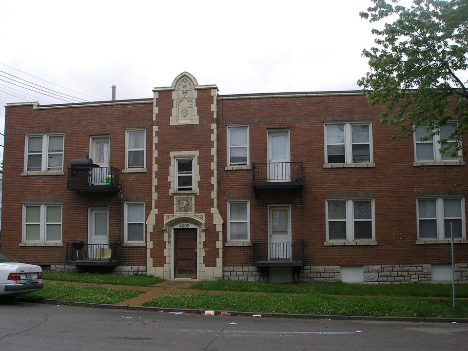 4251-4255 S Kingshighway Blvd in St. Louis, MO - Foto de edificio