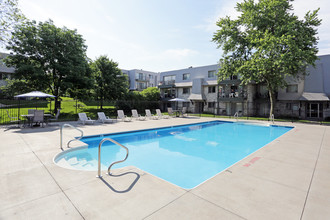 The Martinique Apartments in Omaha, NE - Building Photo - Building Photo