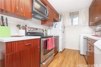 780 Amana St, Unit 707 in Honolulu, HI - Foto de edificio - Building Photo