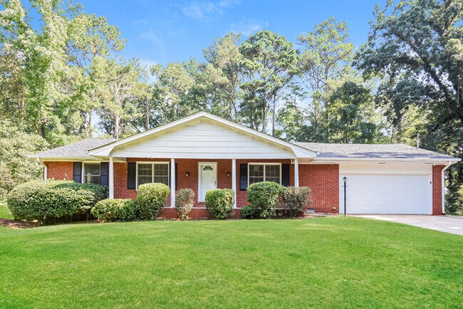 property at 4450 Huntsman Bend