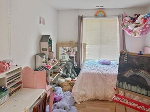 209 W Ct of Shorewood, Unit 3A in Vernon Hills, IL - Building Photo - Building Photo