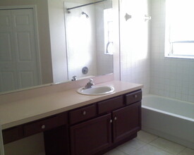 2123 New Victor Rd in Ocoee, FL - Building Photo - Building Photo