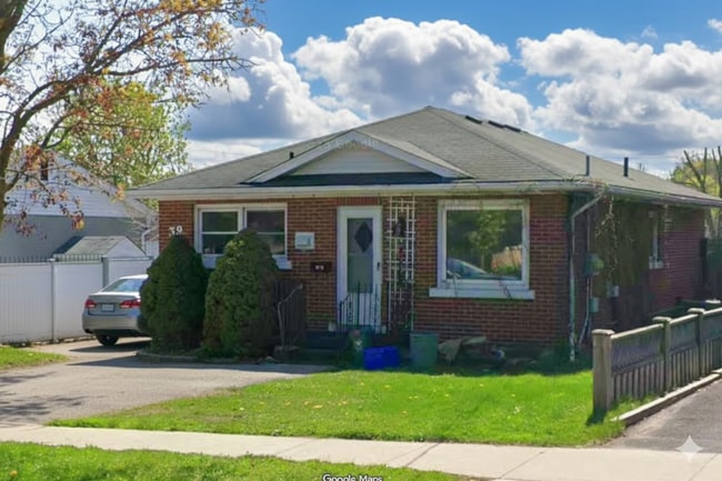 39 Kelvin Ave in Kitchener, ON - Building Photo - Building Photo