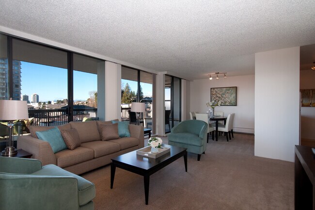 Brentlawn Towers in Burnaby, BC - Building Photo - Building Photo