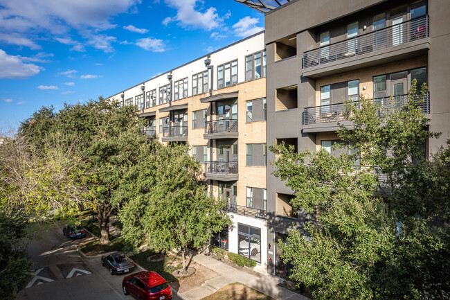 Pearl Midlane River Oaks in Houston, TX - Foto de edificio - Building Photo