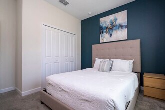 8957 Cabot Cliffs Dr in Kissimmee, FL - Foto de edificio - Building Photo
