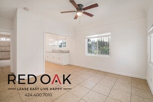 7404 S Figueroa St in Los Angeles, CA - Building Photo