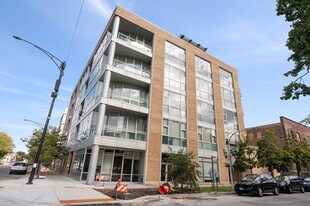 1550 W Cornelia Ave in Chicago, IL - Building Photo
