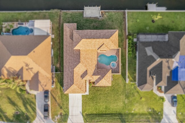 205 SE 4th Pl in Cape Coral, FL - Building Photo - Building Photo