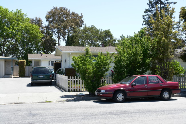 1030 Jones Ct in Redwood City, CA - Building Photo - Building Photo