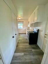 1233 E Cork St, Unit 1233 in Kalamazoo, MI - Building Photo - Building Photo