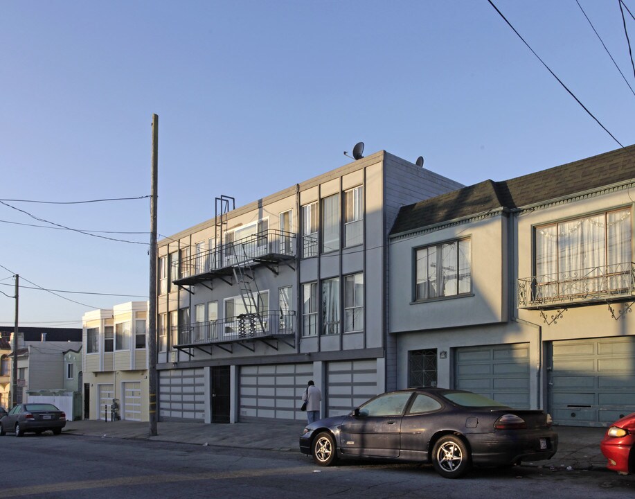 241 Plymouth Ave in San Francisco, CA - Building Photo