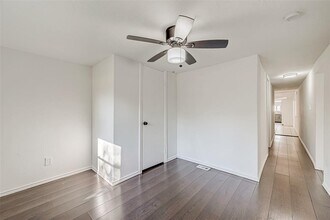 4104 Scenic Dr in Dickinson, TX - Building Photo - Building Photo
