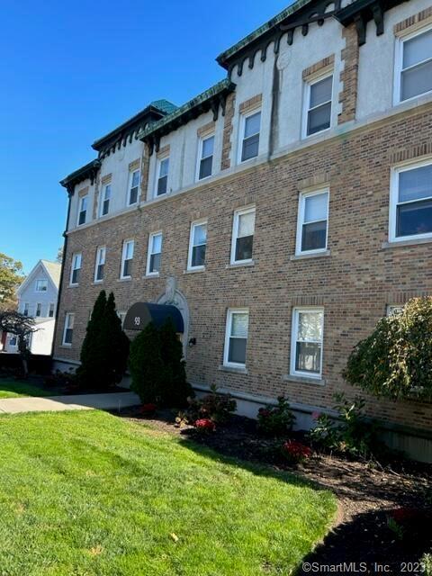 93 Glenbrook Rd in Stamford, CT - Foto de edificio - Building Photo