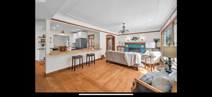 3700 NE Maywood Pl in Portland, OR - Building Photo - Building Photo