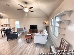 908 Windflower in New Braunfels, TX - Building Photo - Building Photo