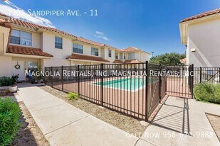 1201 Sandpiper Ave, Unit 11 in McAllen, TX - Building Photo