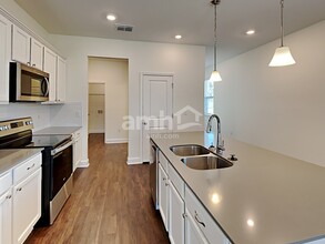 1010 Walden Woods Dr in Plant City, FL - Building Photo - Building Photo