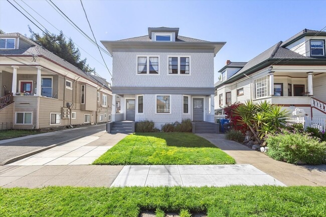 1087 Park Ave