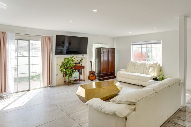 2106 Nelson Ave in Redondo Beach, CA - Foto de edificio - Building Photo