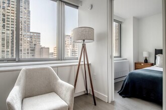 101 W End Ave in New York, NY - Building Photo - Building Photo