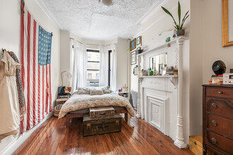 128 Guernsey St in Brooklyn, NY - Building Photo - Interior Photo