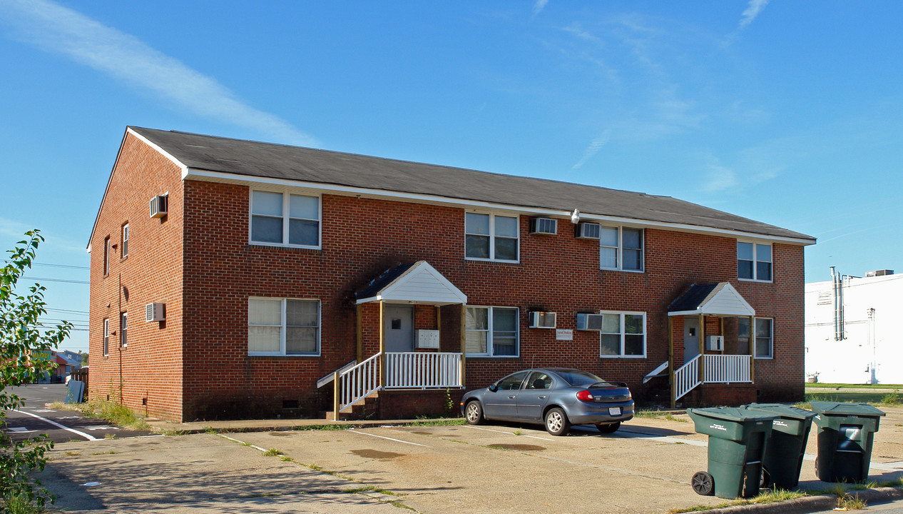 843 Jerome Ave in Norfolk, VA - Building Photo