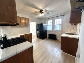 113 Birdsey Ave, Unit Floor 1 in Middletown, CT - Building Photo - Building Photo