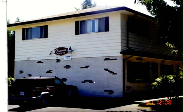 The Fernwood Apartments in Portland, OR - Foto de edificio - Building Photo