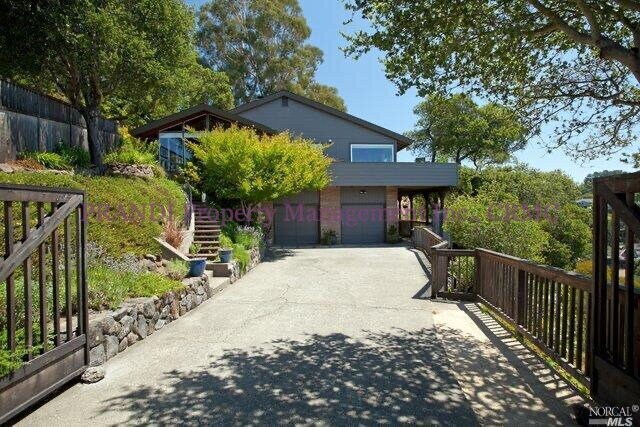 360 Vista Grande in Kentfield, CA - Building Photo