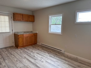 337 Montcalm St in Chicopee, MA - Building Photo - Building Photo